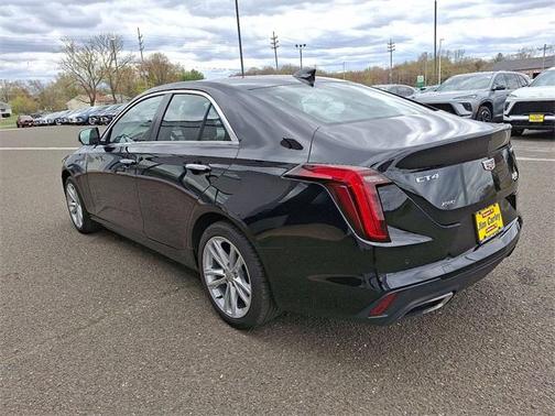 2022 Cadillac CT4 Luxury