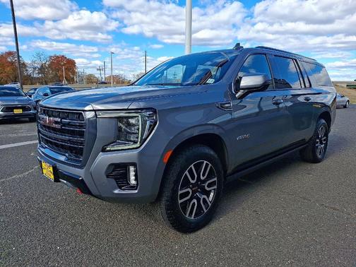 2022 GMC Yukon XL AT4