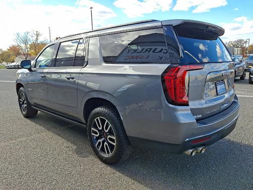 2022 GMC Yukon XL AT4
