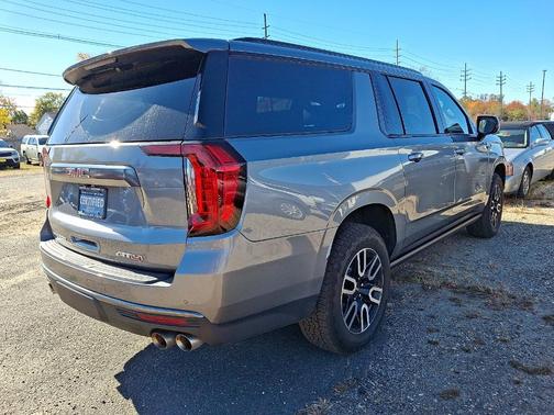 2022 GMC Yukon XL AT4