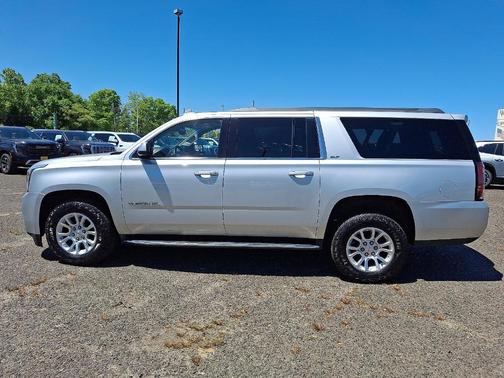 Quicksilver Metallic 2016 GMC Yukon XL SLT