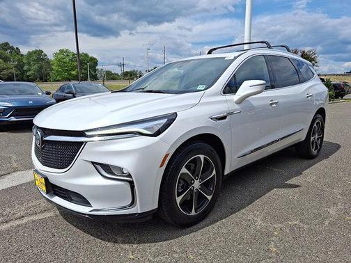 2022 Buick Enclave Essence