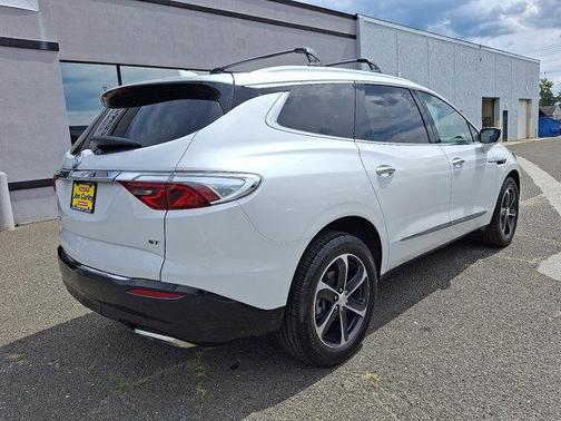 2022 Buick Enclave Essence