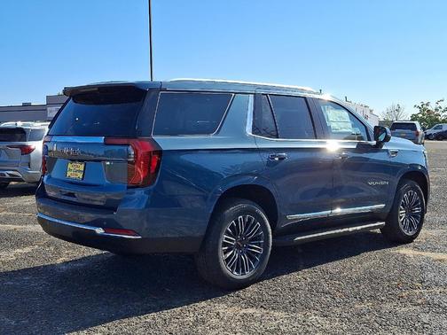 2025 GMC Yukon Elevation