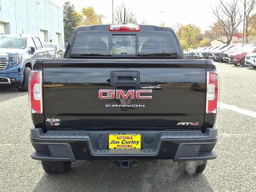 2022 GMC Canyon AT4 w/Leather