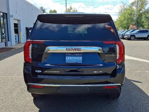 2022 GMC Yukon XL SLT