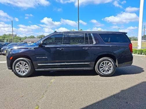 2022 GMC Yukon XL SLT