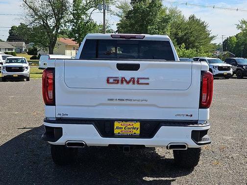 Summit White 2024 GMC Sierra 1500 AT4