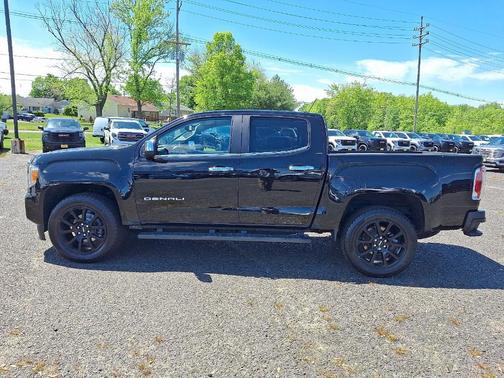 Onyx Black 2022 GMC Canyon Denali