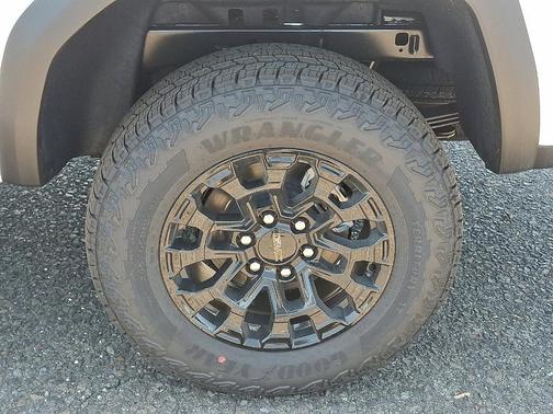 Summit White 2026 GMC Canyon Elevation