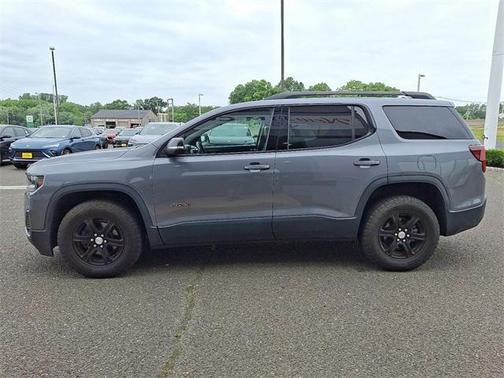2022 GMC Acadia AT4