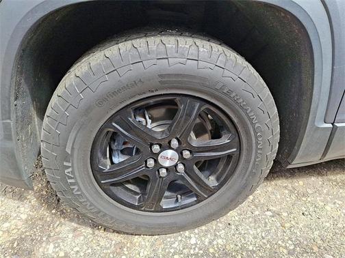 2022 GMC Acadia AT4