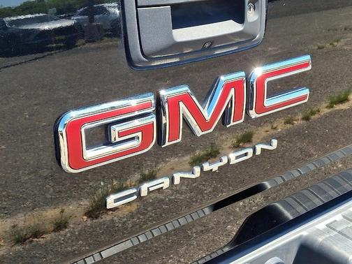 Onyx Black 2022 GMC Canyon Elevation