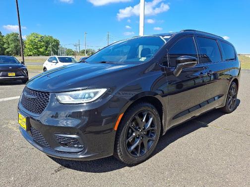 2021 Chrysler Pacifica Touring-L