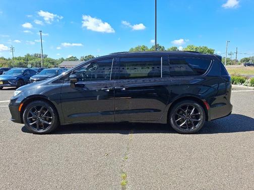 2021 Chrysler Pacifica Touring-L