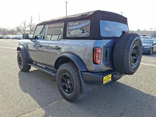 Carbonized Gray Metallic 2024 Ford Bronco Wildtrak
