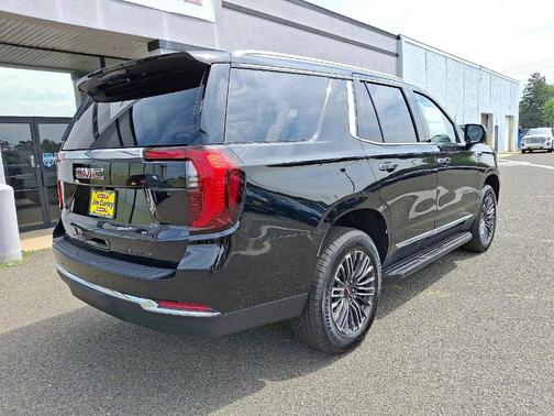 2025 GMC Yukon Elevation