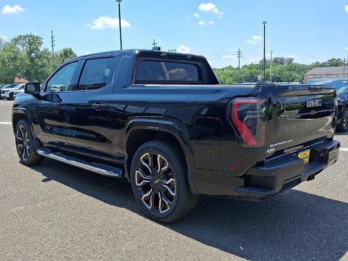2025 GMC Sierra EV Denali