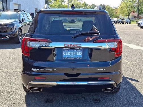 2022 GMC Acadia Denali