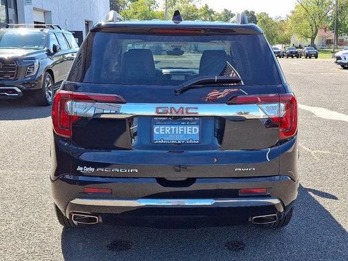 2022 GMC Acadia Denali