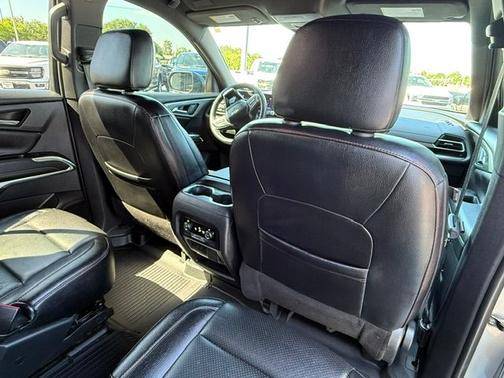 Sterling Gray Metallic 2024 Chevrolet Traverse LT