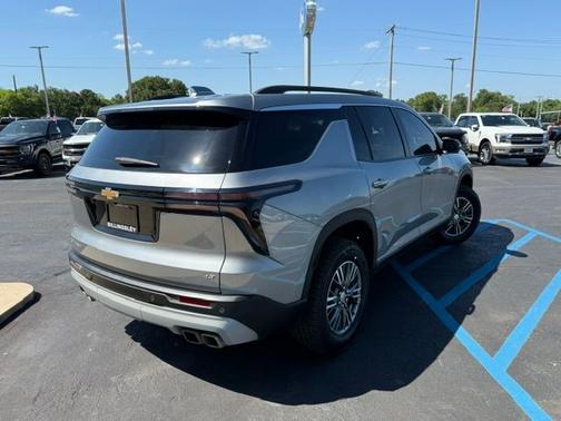 Sterling Gray Metallic 2024 Chevrolet Traverse LT