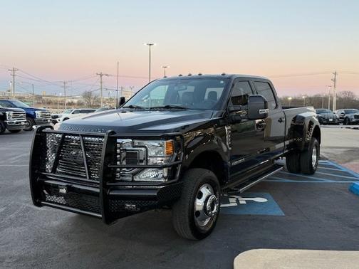 2022 Ford F-350 LARIAT SUPER DUTY