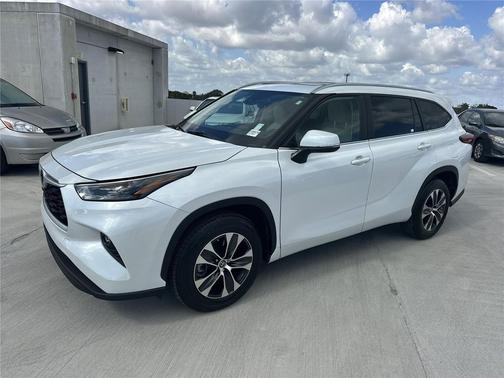 2023 Toyota Highlander Platinum