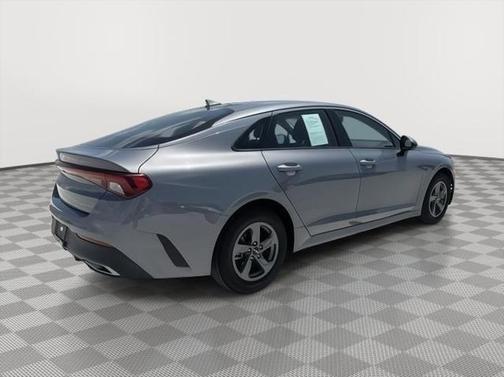 2022 Kia K5 LX