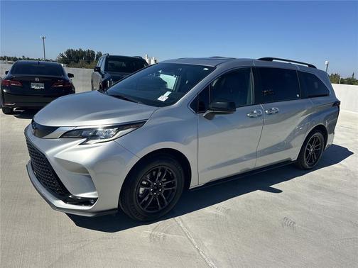 2023 Toyota Sienna XSE 7 Passenger