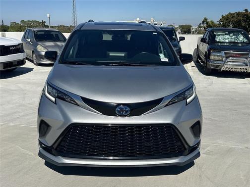 2023 Toyota Sienna XSE 7 Passenger