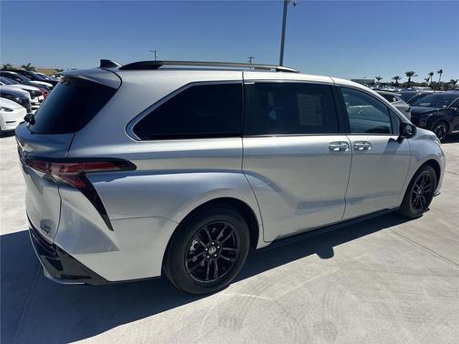 2023 Toyota Sienna XSE 7 Passenger