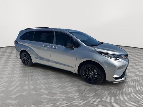 2023 Toyota Sienna XSE 7 Passenger