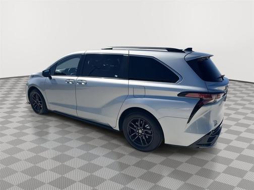 2023 Toyota Sienna XSE 7 Passenger