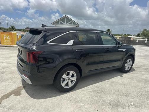 2025 Kia Sorento LX