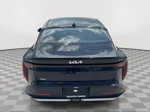 2025 Kia K4 LX