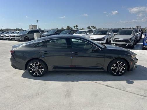 2025 Kia K5 EX