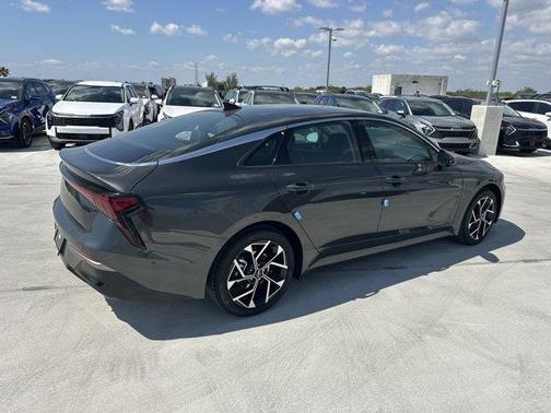 2025 Kia K5 EX
