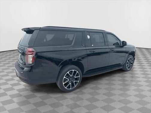 2023 Chevrolet Suburban RST