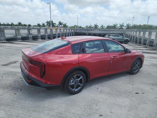 2025 Kia K4 LX
