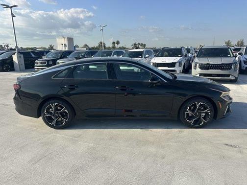 2025 Kia K5 GT-Line