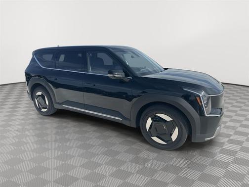 2026 Kia EV9 Light Short Range
