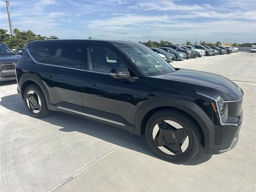 2026 Kia EV9 Light Short Range