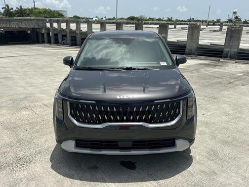 2025 Kia Carnival LX