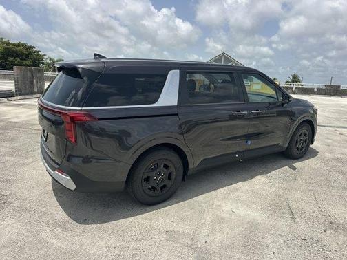 2025 Kia Carnival LX