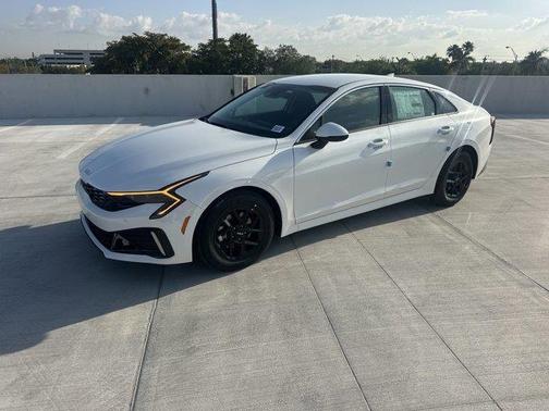 2025 Kia K5 LXS