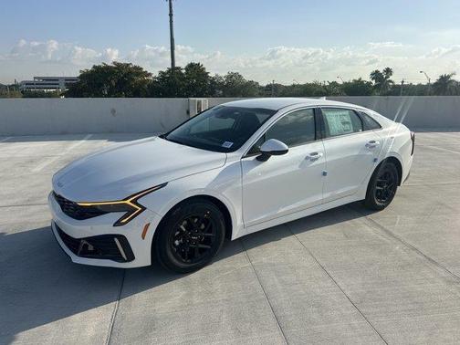 2025 Kia K5 LXS