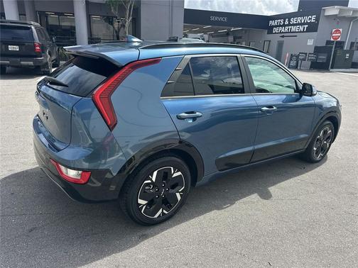Mineral Blue 2024 Kia Niro EV Wind