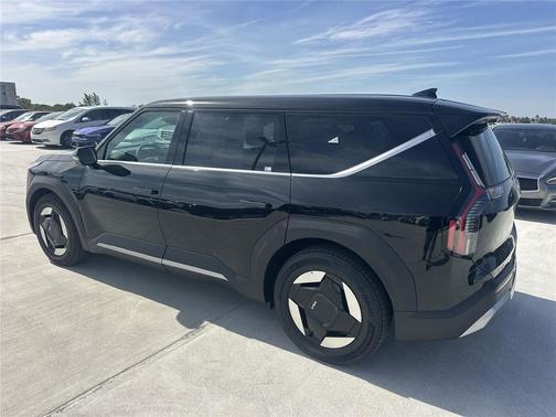 2026 Kia EV9 Light Short Range