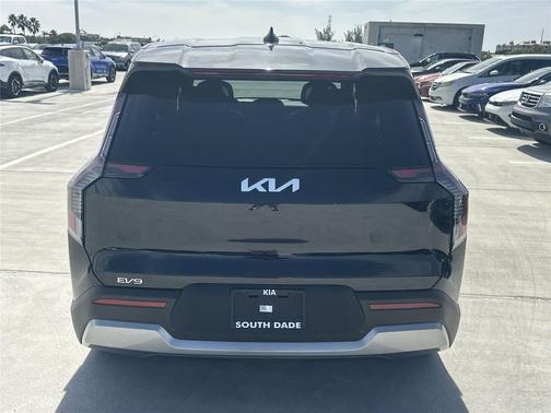 2026 Kia EV9 Light Short Range